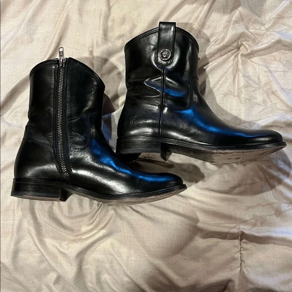 Frye black boots 6.5 preowned (see pics for condition) - Picture 2 of 6